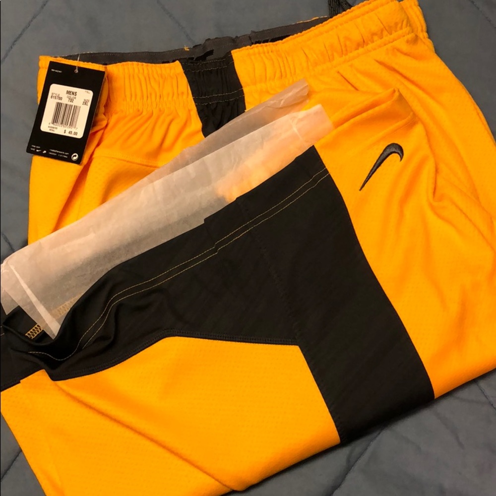 Nike Yellow Basketball shorts size 2XL brand new